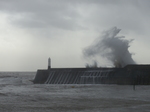 LZ00973 Big wave at Porthcawl lighthouse.jpg